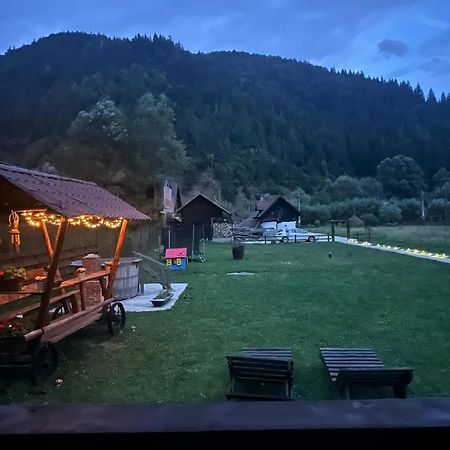 Cabanutze Satic Villa Rucăr Екстериор снимка