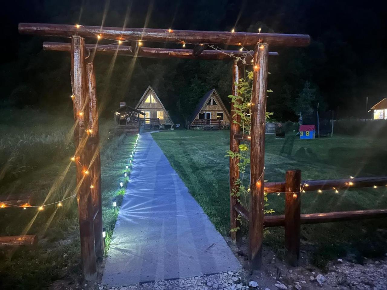 Cabanutze Satic Villa Rucăr Екстериор снимка