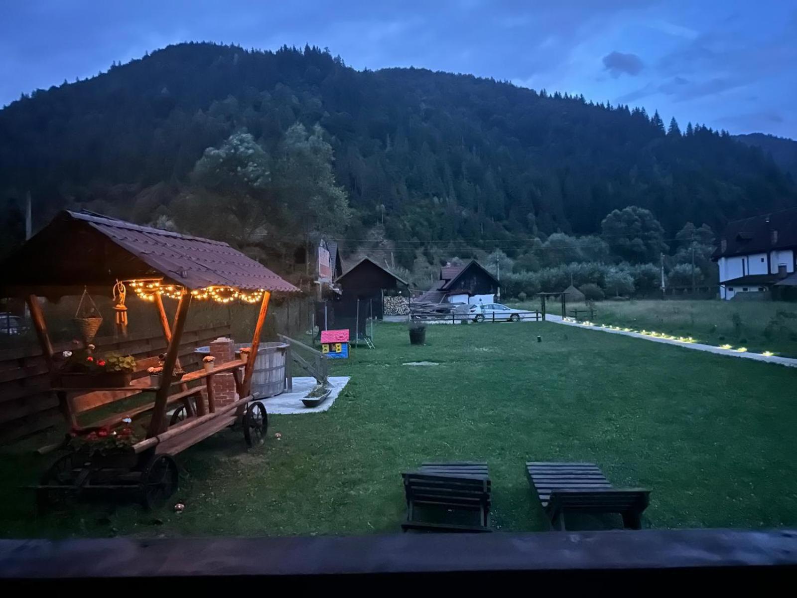 Cabanutze Satic Villa Rucăr Екстериор снимка